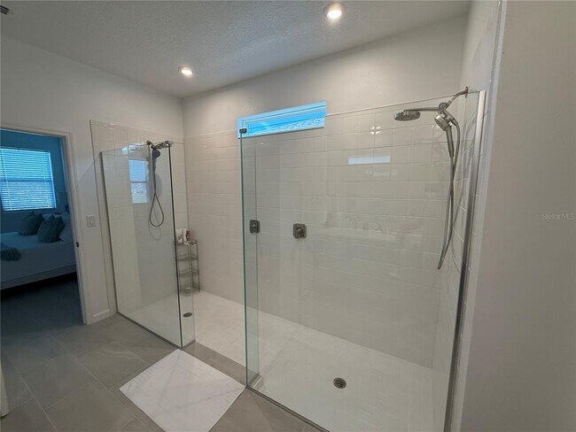 Building Photo - 1165 Lakeshore Breeze Pl