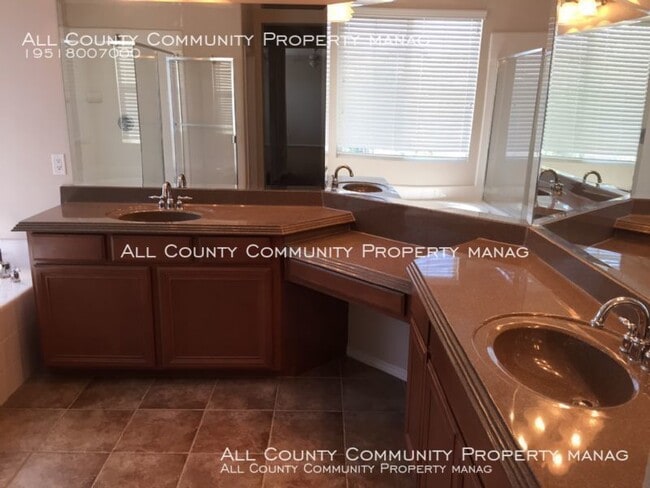 Building Photo - 40298 Hannah Way