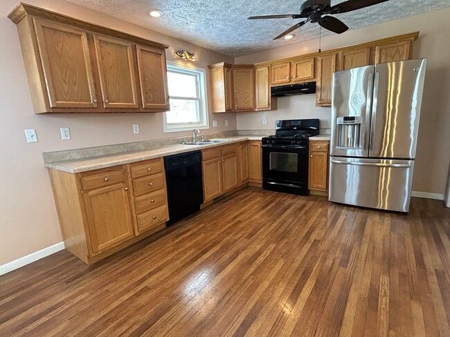 Building Photo - 130 Walnut St