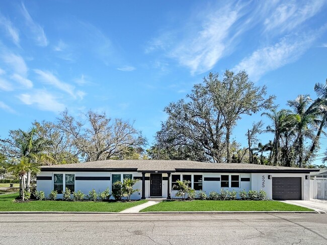 Building Photo - Fully Remodeled Snell Isle Luxury Home - A...