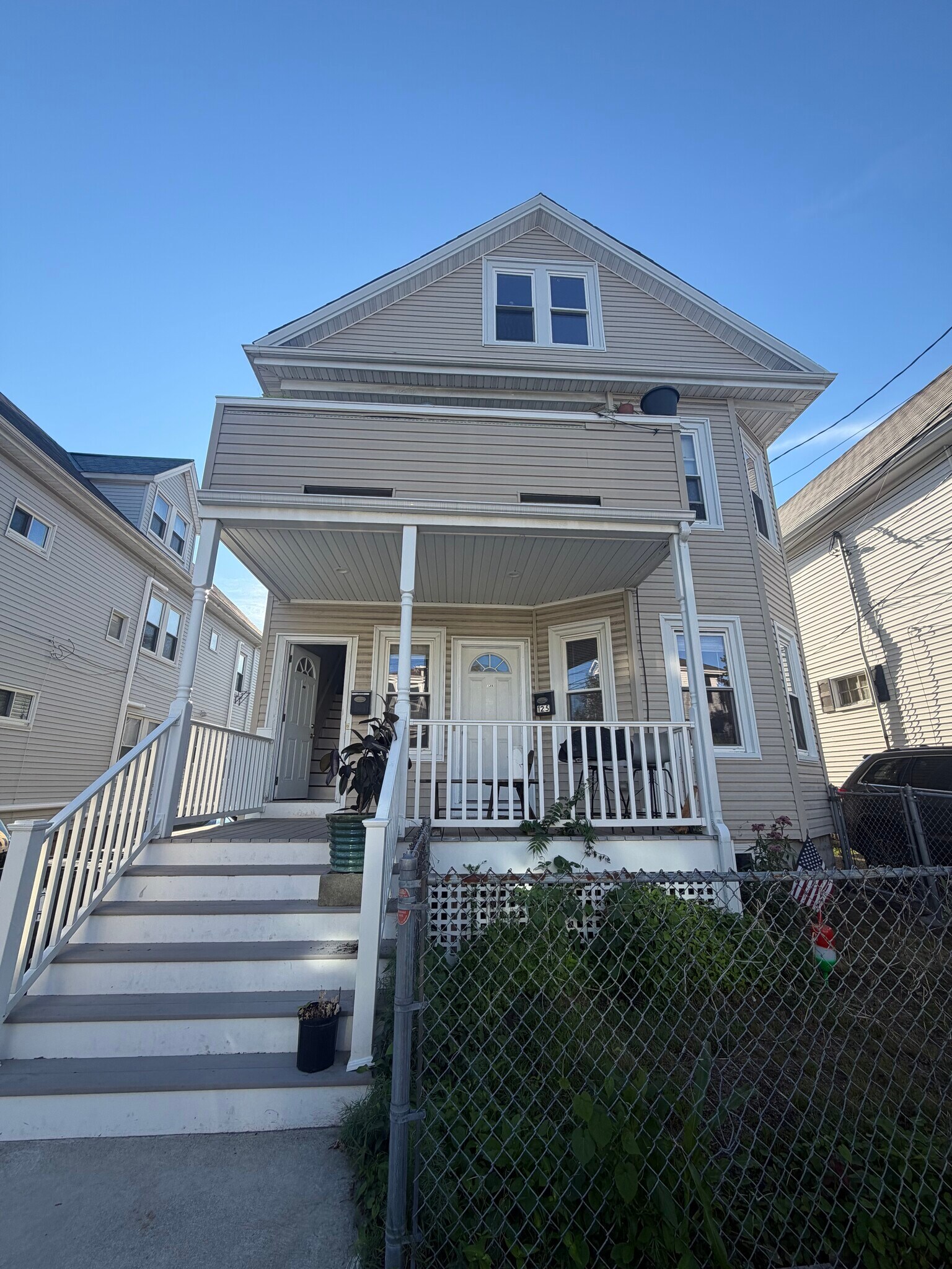 Building Photo - 127 Hillsdale Rd