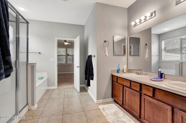 Building Photo - 3060 Plantation Ridge Dr