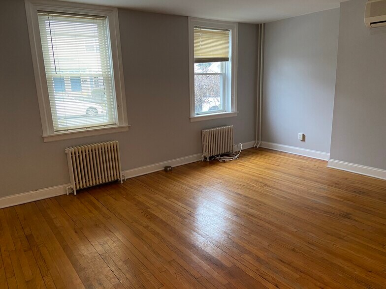 Building Photo - 12 Corning St