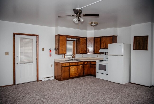 Building Photo - 45 E Willow St