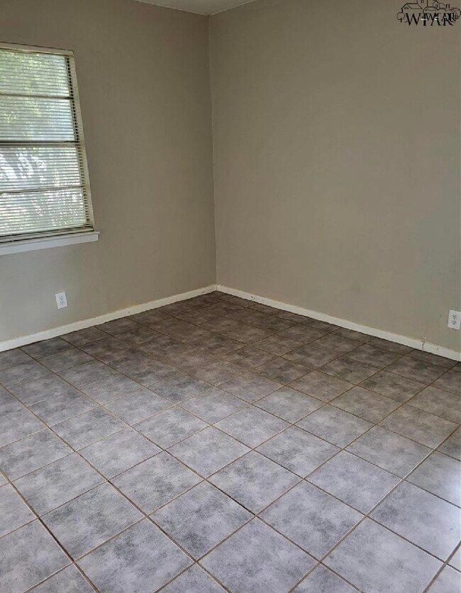 Building Photo - 1408 Deville St