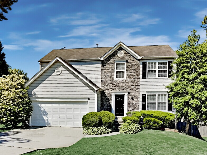 Primary Photo - 450 Crested View Dr