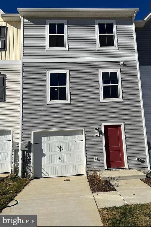 Building Photo - 18 Thrower Rd