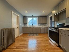Building Photo - 56 Coolidge St