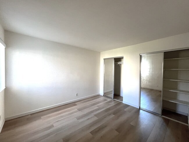 Building Photo - Ground Level 2 Bedroom Condo with Private Patio in Gated Community for Lease