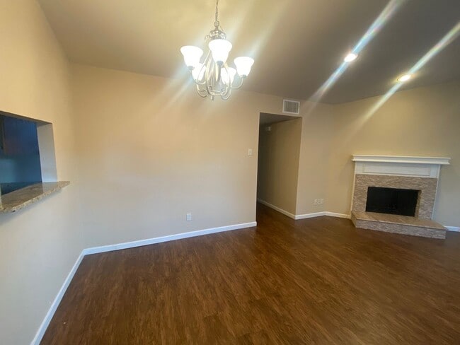 Building Photo - Awesome Condo in Plano! Available 6/6/22