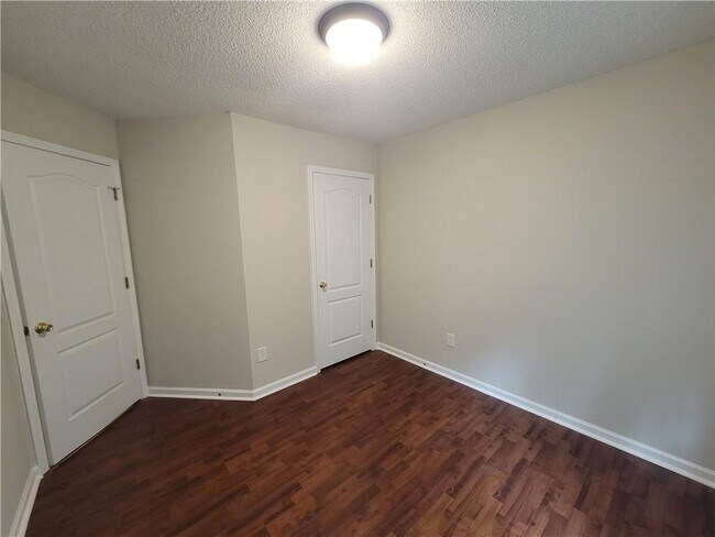 Building Photo - 228 Fox Creek Blvd