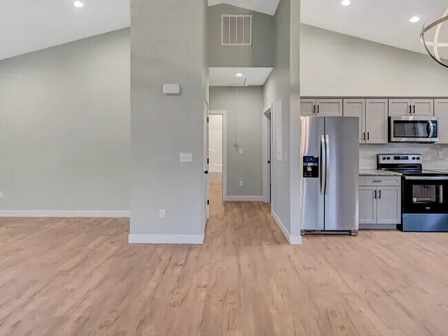 Building Photo - This gorgeous, newly built 2-bedroom, 1-bathroom duplex
