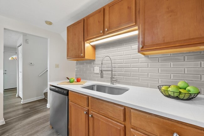 Building Photo - 5014 Norcrest Dr