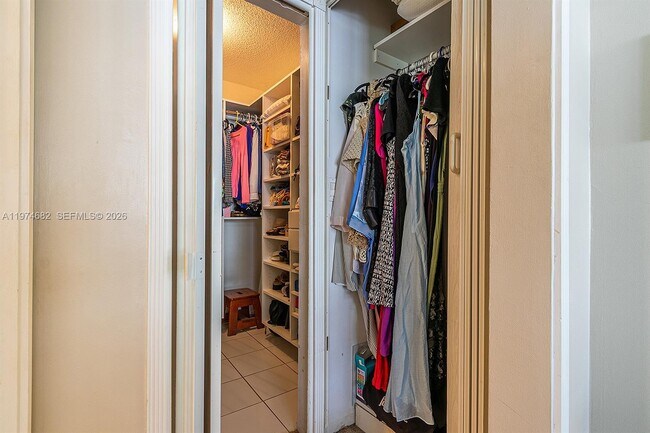 Building Photo - 121 Golden Isles Dr