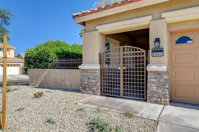 Building Photo - 8401 Desert Quail Dr