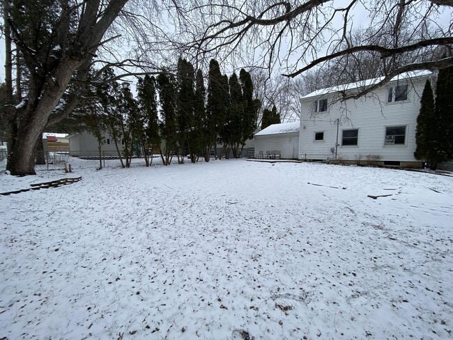 Building Photo - 1540 5th Ave SW