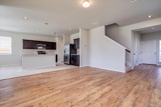Building Photo - 116 White Dunes Dr
