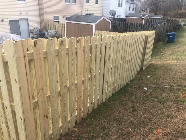 Building Photo - 8400 Brigadoon Ct