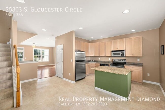 Building Photo - 35803 S Gloucester Cir