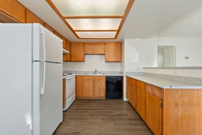 Building Photo - Bright & Open 2 Bed, 2 Bath Condo in Las V...
