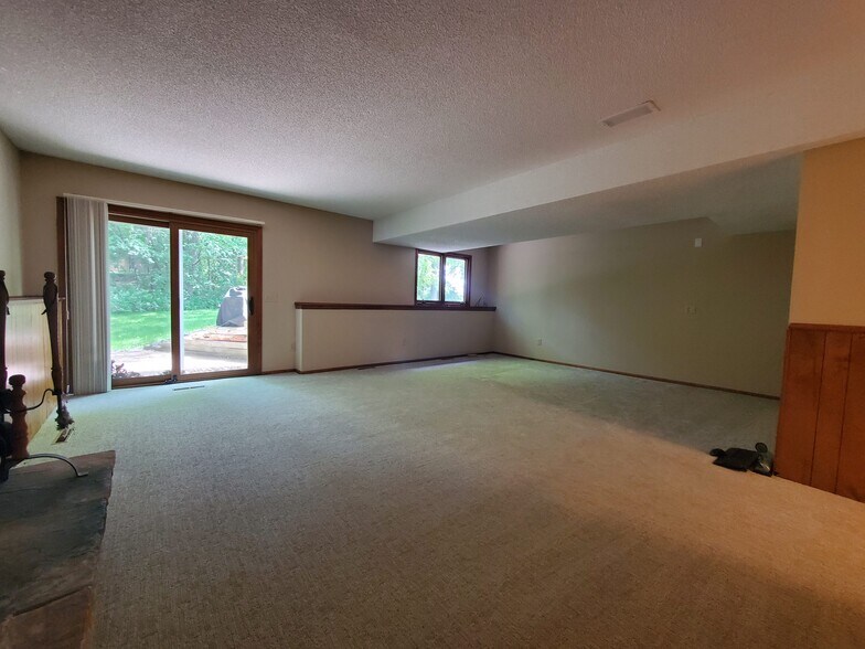 Building Photo - 2517 Cedar Hills Dr
