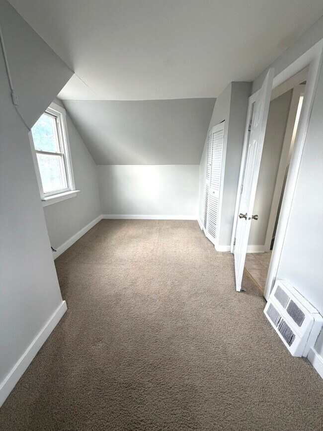 Building Photo - 2209 Douglas Ave