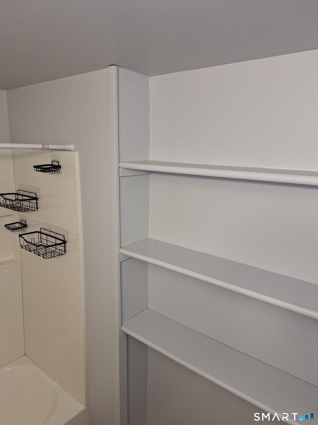 Building Photo - 23 1/2 N Spring St