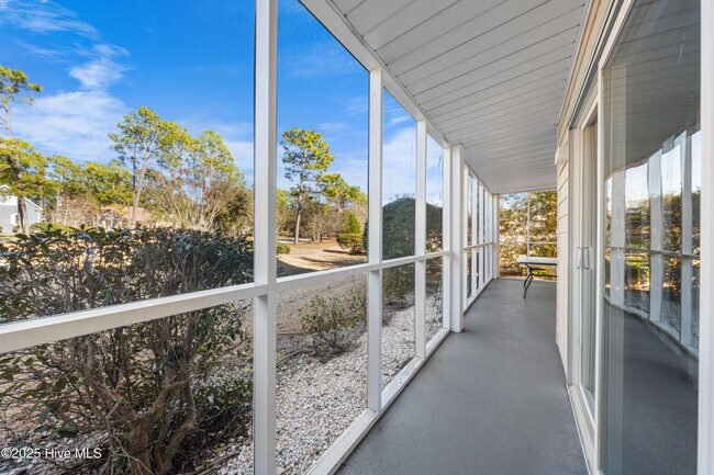 Building Photo - 3350 Club Villas Dr