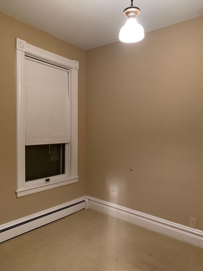 Building Photo - 462 Holly Ave