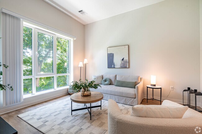 Building Photo - Rozzie