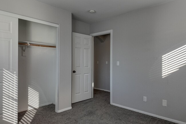 Building Photo - 9222 Cazador St