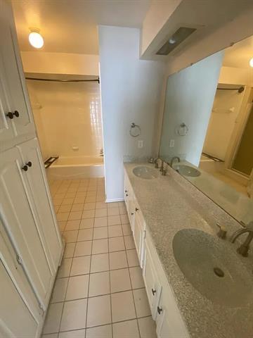 Building Photo - 13110 Fall Manor Dr