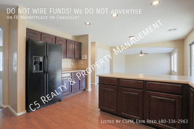 Building Photo - 43383 Lindgren Dr