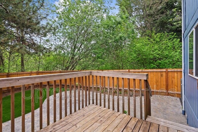 Building Photo - 6133-6135 SE Frances St.