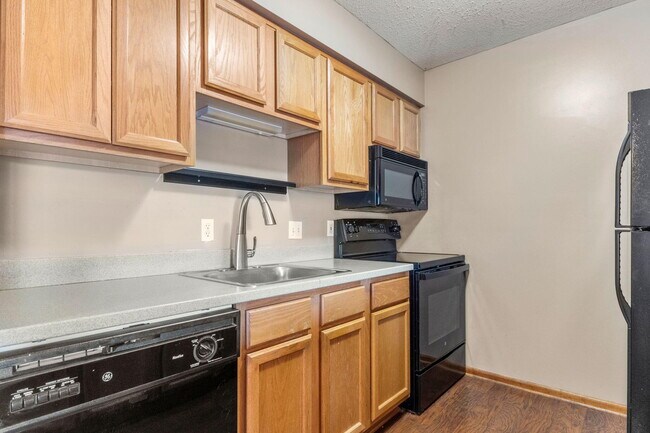 Building Photo - 2536 Eagles Cir