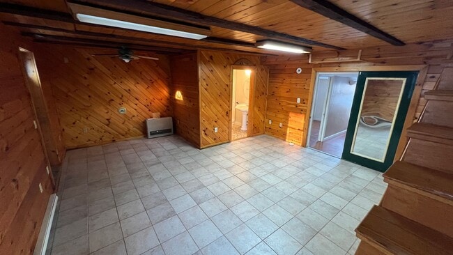 Building Photo - Rustic Single Family Home, Private Deck, Fenced-In Back Yard, Wood Flooring ...