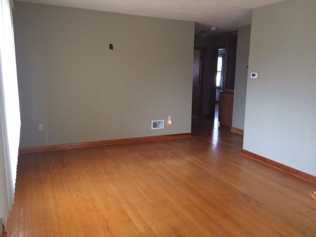 Building Photo - 1358 Pottery Rd