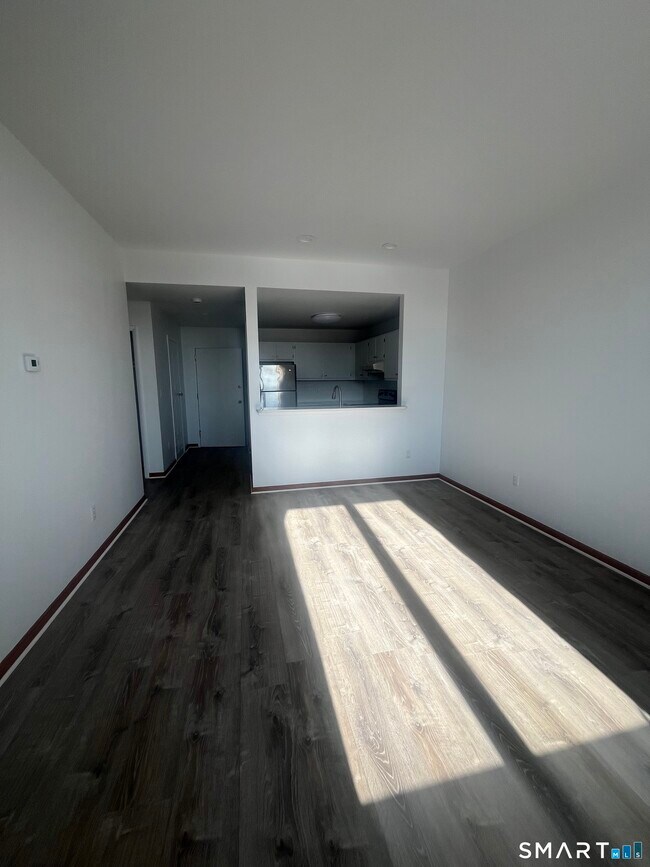 Building Photo - 49 Day St