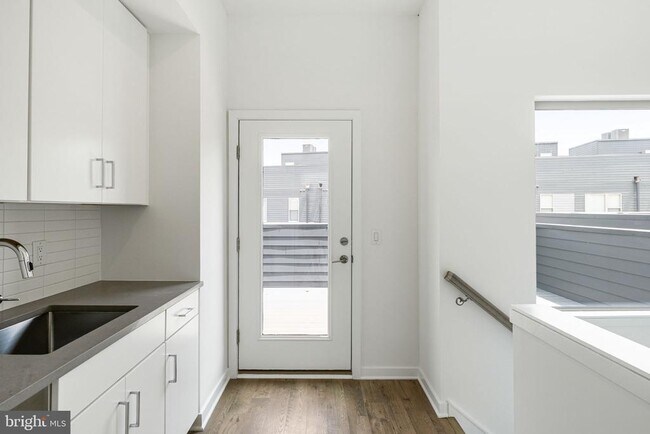 Building Photo - 3126 Pierview Ln