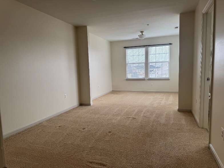 Building Photo - 12944 Yellow Jacket Rd