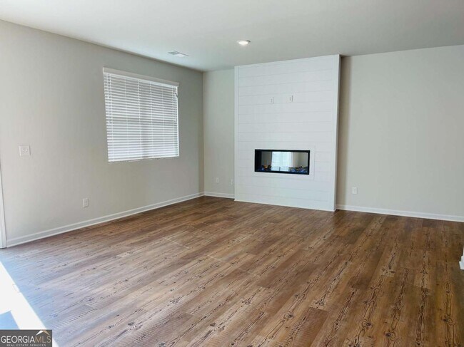 Building Photo - 160 Founders Dr