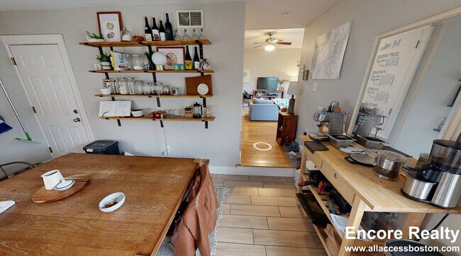 Building Photo - 13 Pleasant Pl