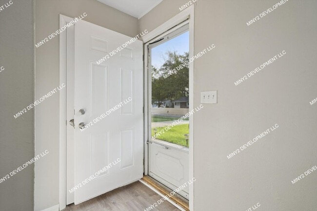 Building Photo - Completely Updated 3-Bedroom, 1-Bath Ranch...