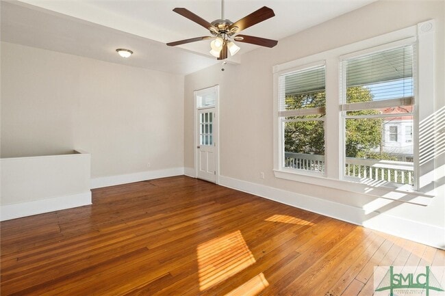 Building Photo - 413 E Waldburg St