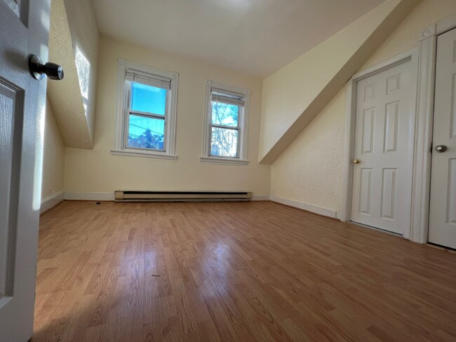 Building Photo - 42 Highwood Terrace