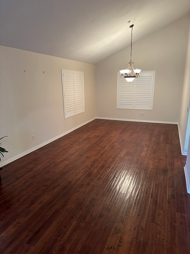 Building Photo - 16275 Summerset Street