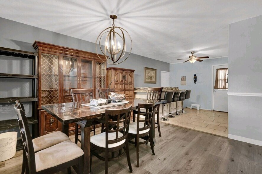 Building Photo - 341 Longfellow Dr