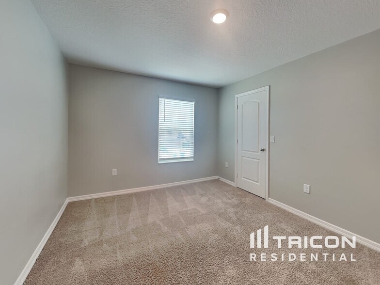 Building Photo - 1576 Wynford Cir