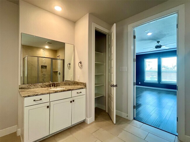 Building Photo - 23707 Montclair Forest Trl