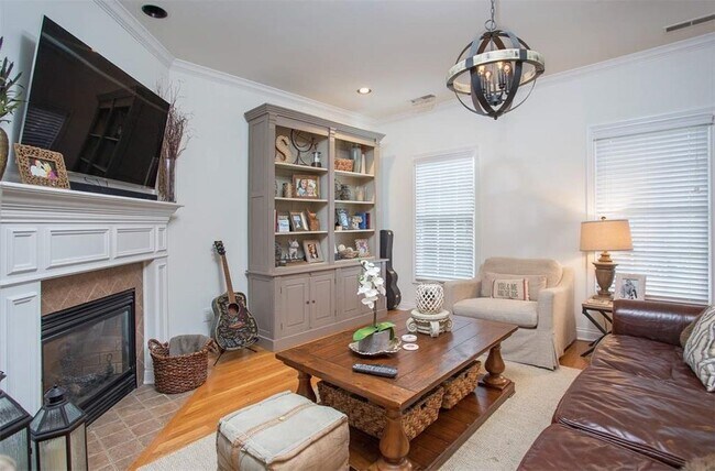 Building Photo - 308 East Promenade